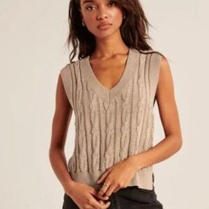 Abercrombie & Fitch Cable Knit V-Neck Sweater Vest Size L